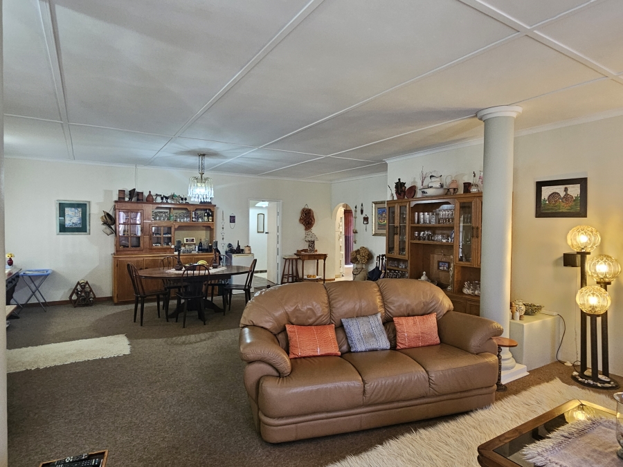 4 Bedroom Property for Sale in Wavecrest Eastern Cape